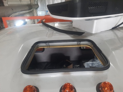 Кондиционер MobileComfort MC3224T, накрышный электрический моноблок 3.2кВт, 24V, с комплектом крепежа